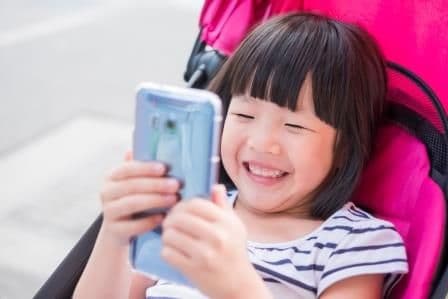 Learn about some of the best apps for parents of hard-of-hearing kids to help improve language and listening skills. Click above to find out more!