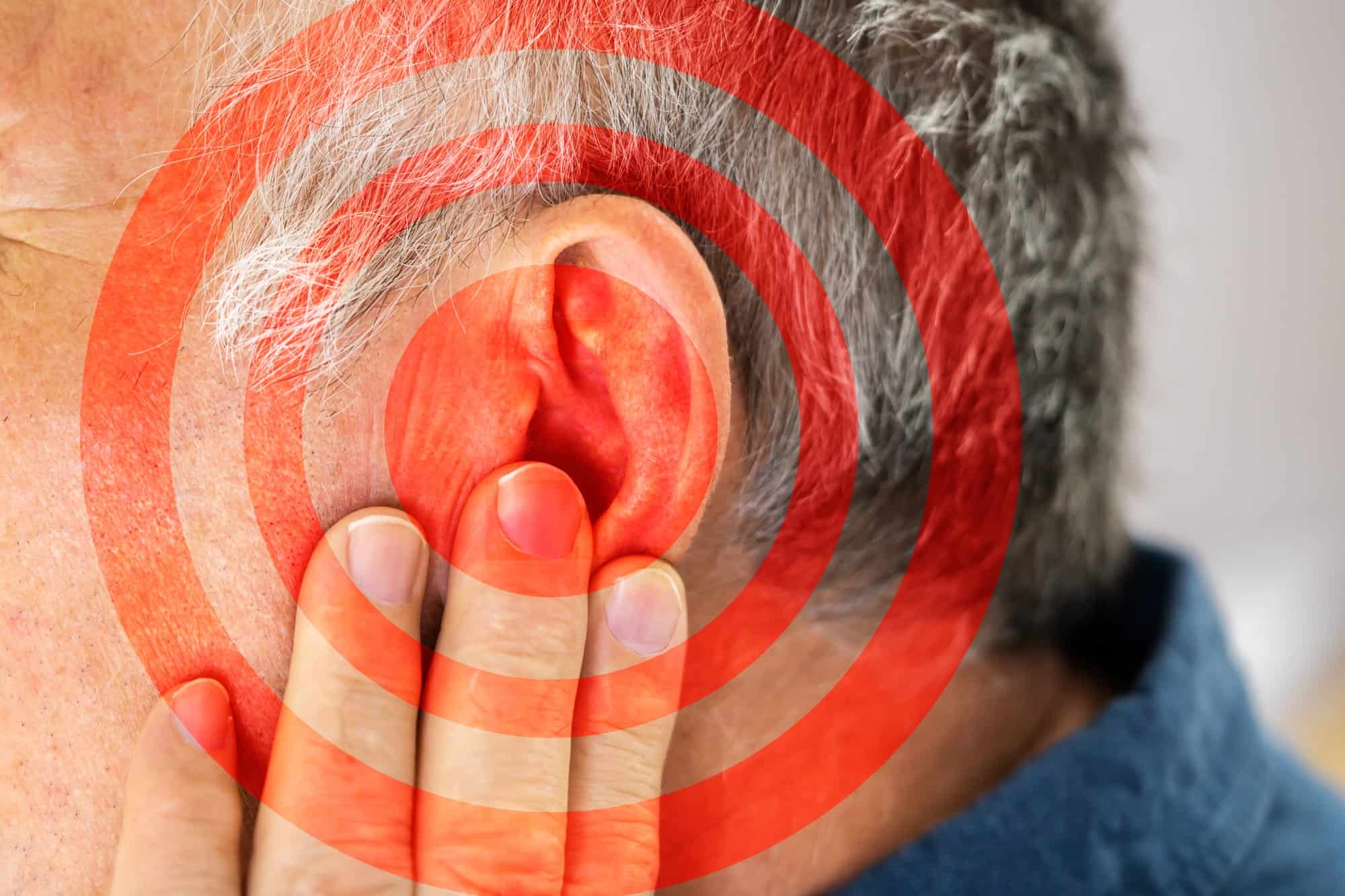 SoundwaveHearingCare_EarplugsDisinformation_blog-min pain study man holding ear